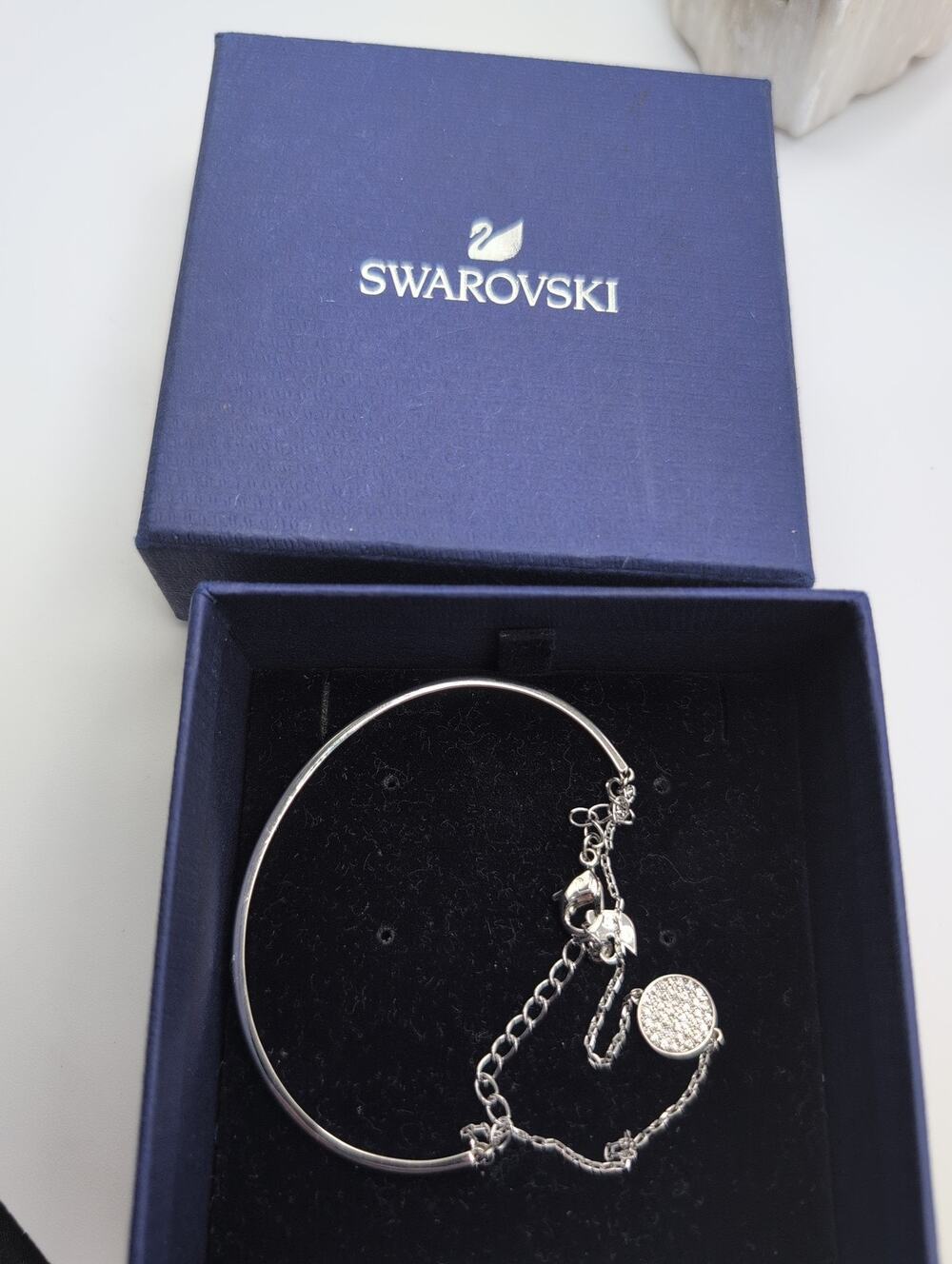Swarovski Swan Bangle Bracelet Pave Crystal Silver Tone Chain Charm NEW IN BOX